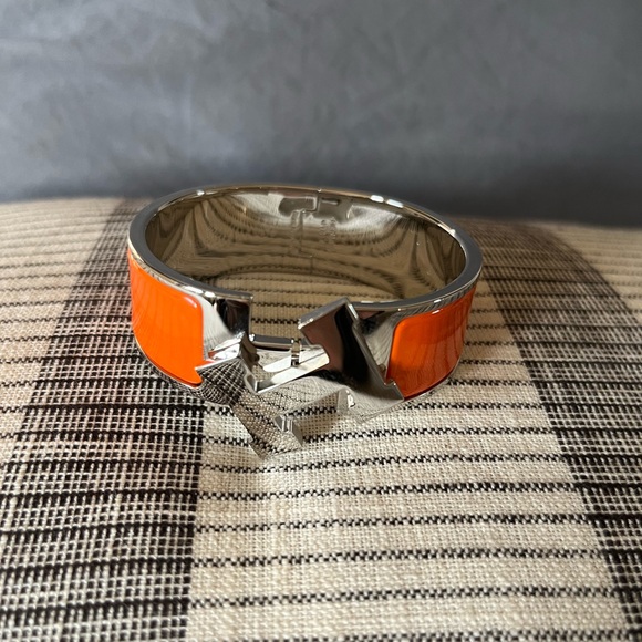 Hermes Orange Clic H bracelet - Picture 3 of 11